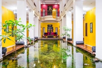 Chinatown Mandarin by Favstay