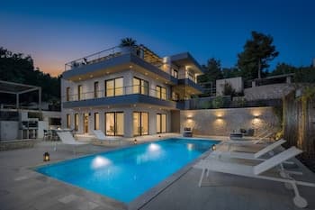 Luxury Villa Romeo with Heated Pool