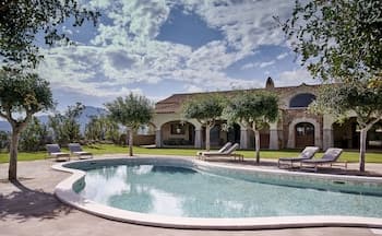 Cascioni Eco Retreat -  Suites with Private Pool