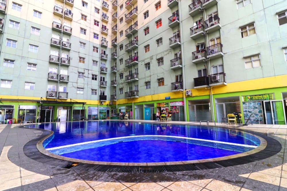 The Suites Metro Apartment by NFO Property