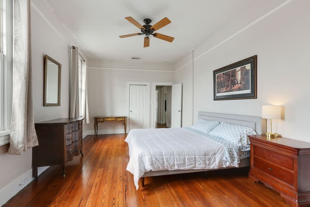 Freret Apartments near Street Car & Tulane