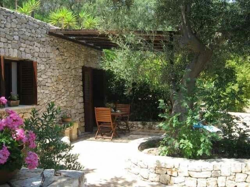 Mirto Sotto - Casa in Pietra sul Mare