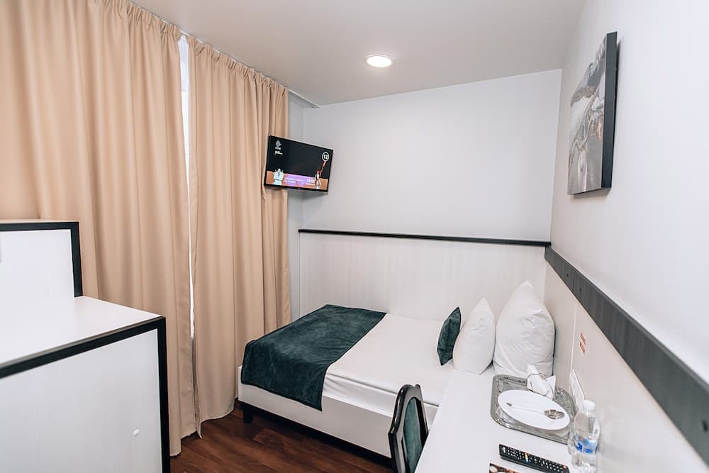 Red Fox Hotel in the center