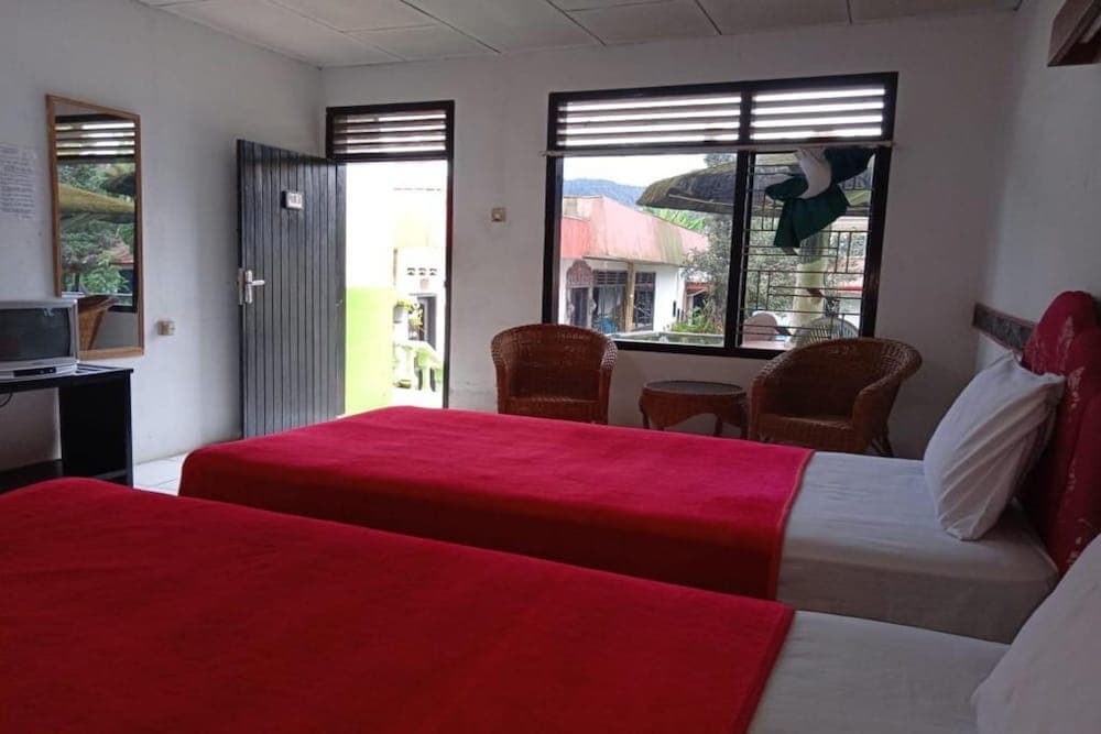 OYO 2322 Dien Karona Hotel