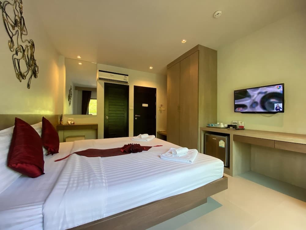 Zodiac Seaview Patong