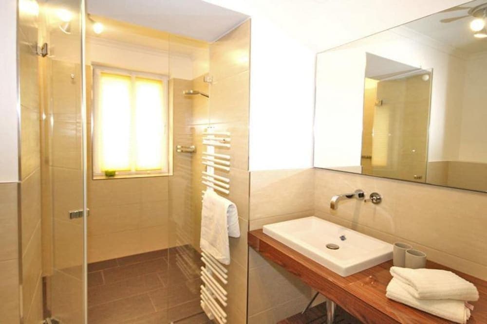 Villa Löwenstein - Wohnung 3 / 9838