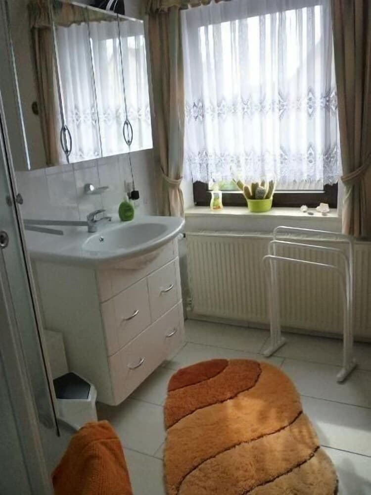 Rewo II Rabe, Reusenweg 3, 18581 Lauterbach