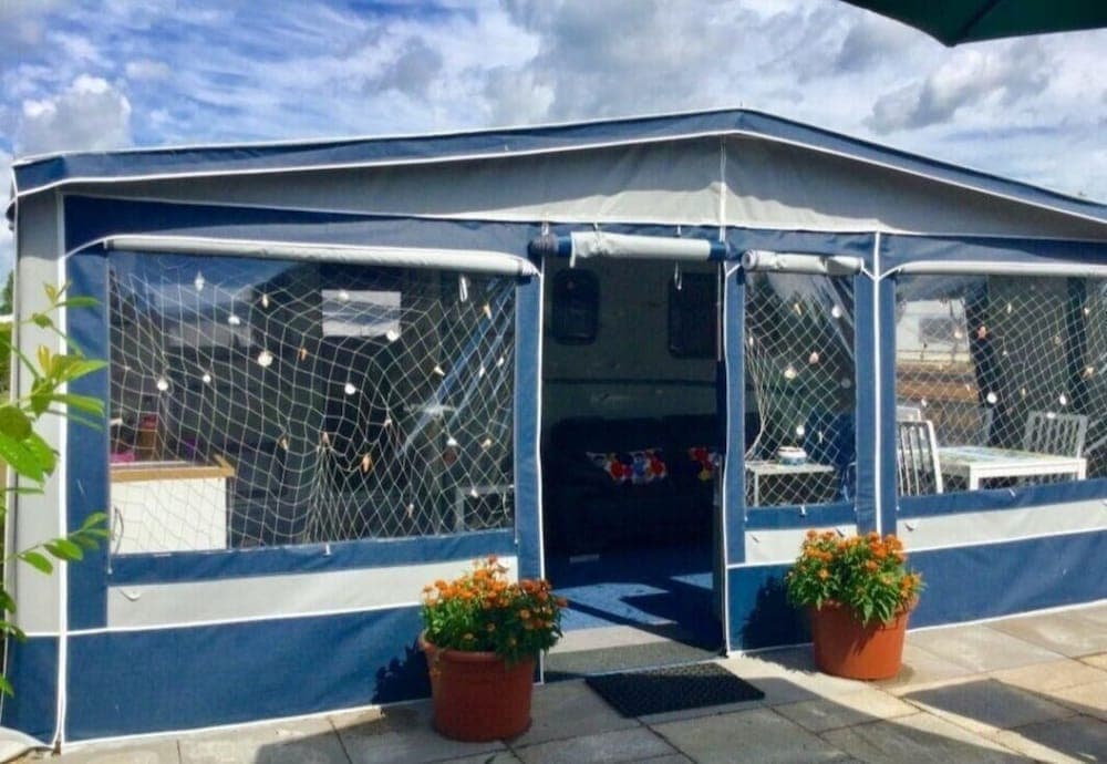 Schöner Wohnwagen 400 Meter vom Meer in Grömitz