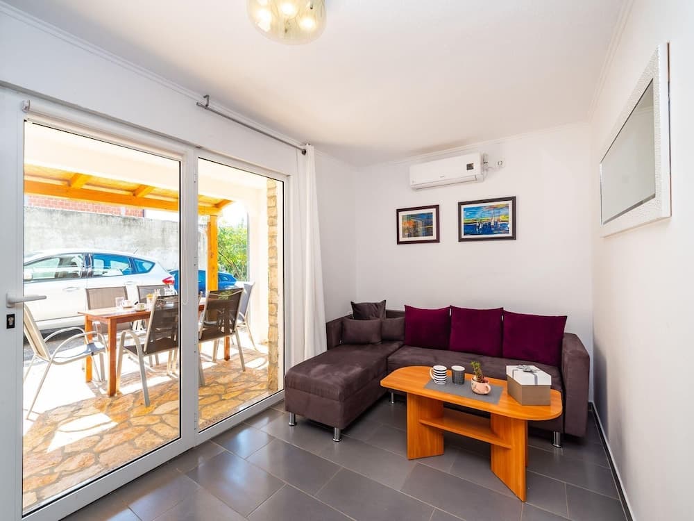 Apartment Maia Lena A1