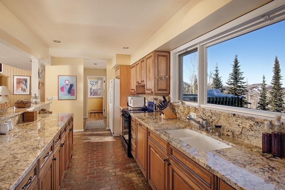 Snowmass Home with Hot Tub, Decks & Mountain Views - 921 by RedAwning