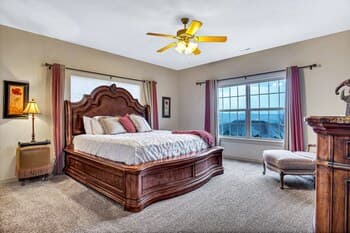 Playtime 4 Bedroom Villa by Redawning