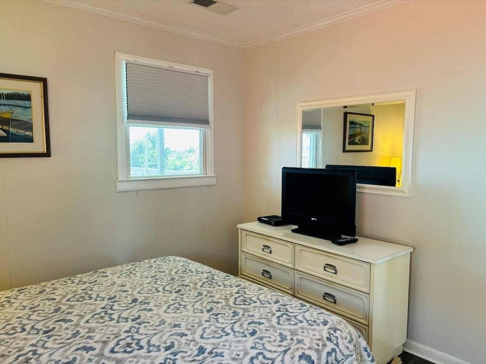 Lime Inn 4 Bedroom Home by RedAwning