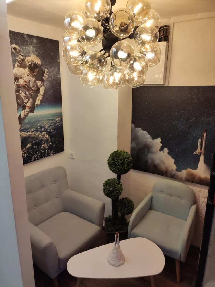 Capsule & Dormitory Space-X