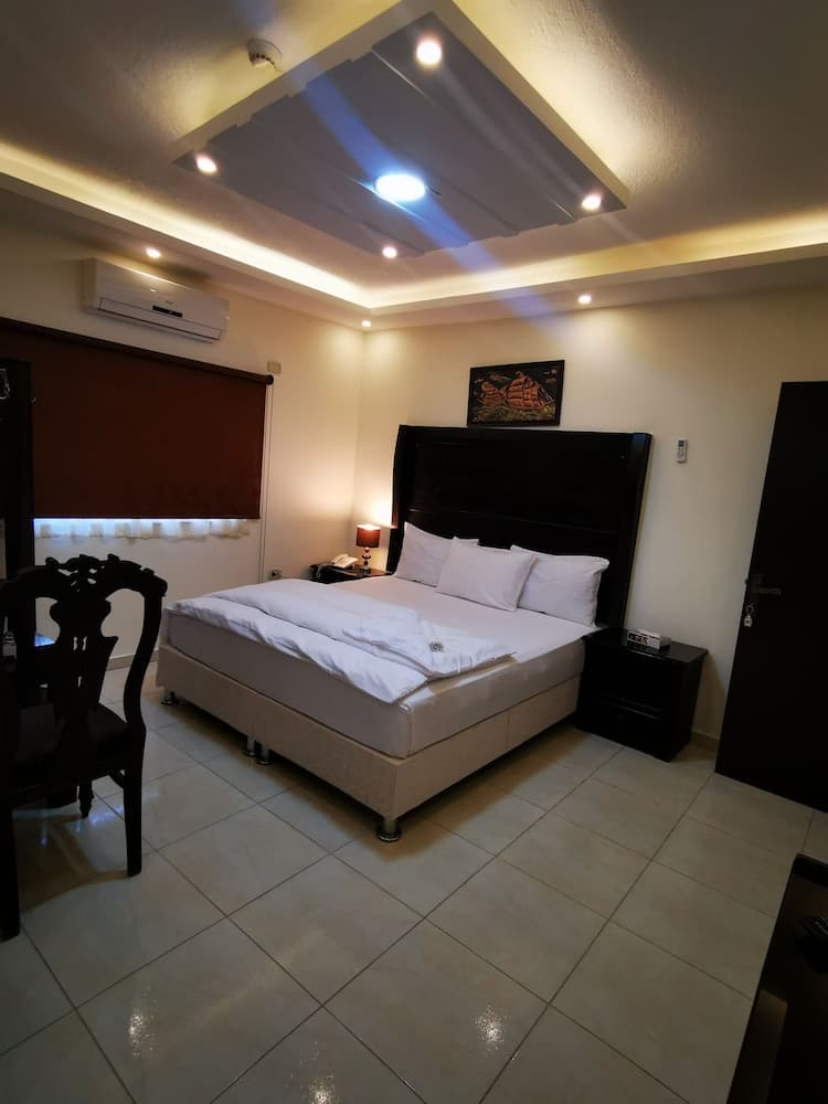 Alfakher Hotel Apartments