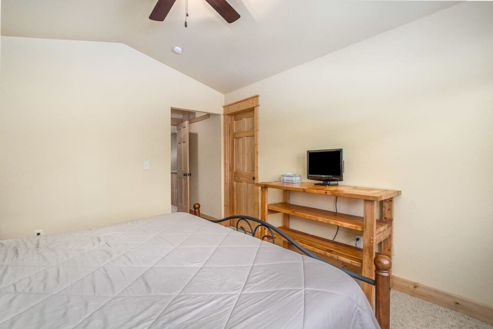 Columbine Meadow -- Ev #3044 3 Bedroom Condo by RedAwning