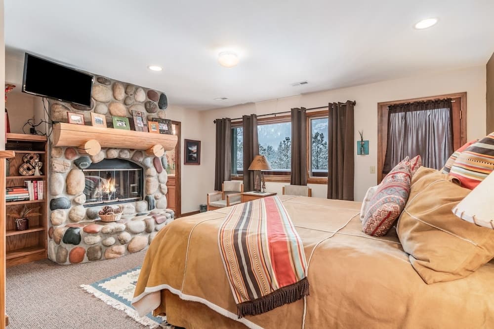 Estes Escape -- Ev #6071 5 Bedroom Home by RedAwning