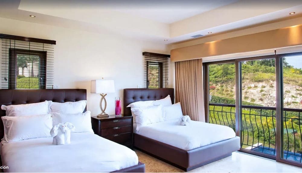 Villas in Pristine Bay