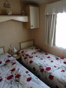Pets Stay Free 3 Bedroom Caravan at Heacham Beach
