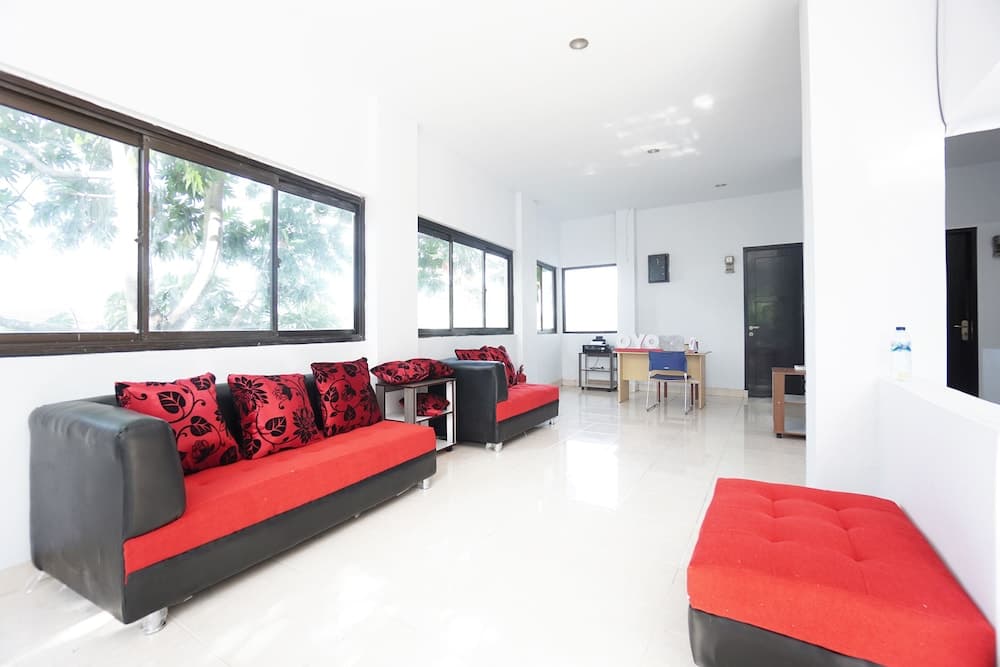 OYO 2566 Putri Kesia Rooms