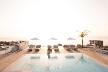 Midenza Suites & Residence