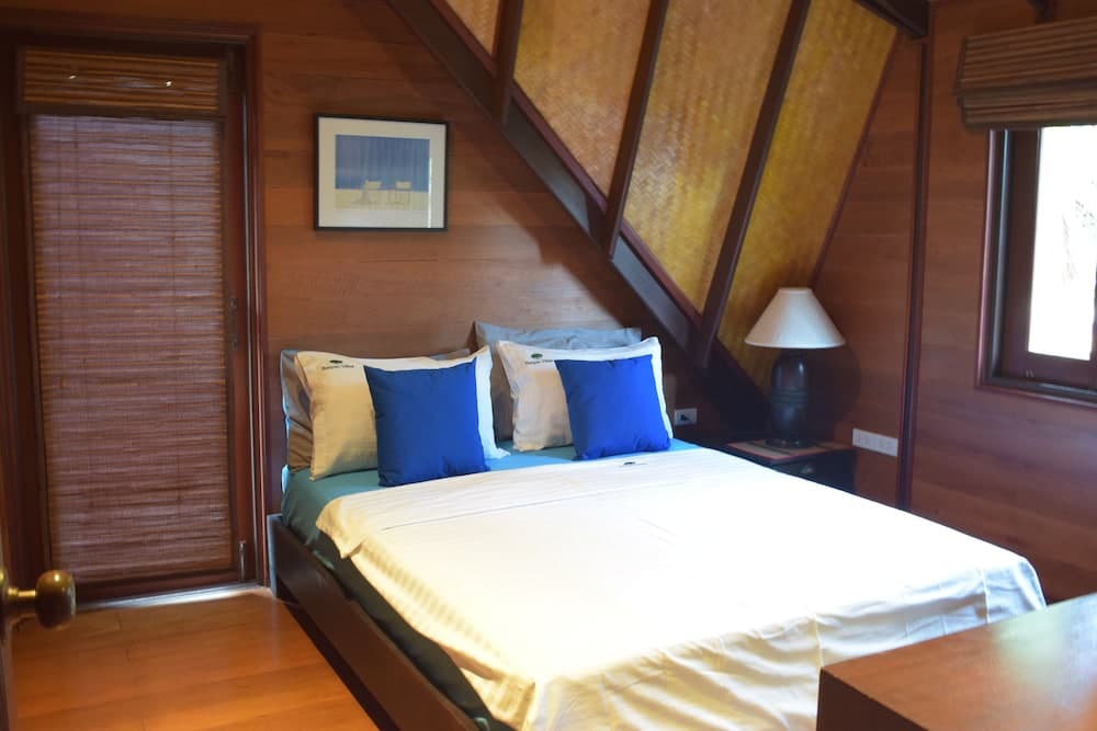 4 bedroom beachfront Villa 3 SDV024-By Samui Dream Villas