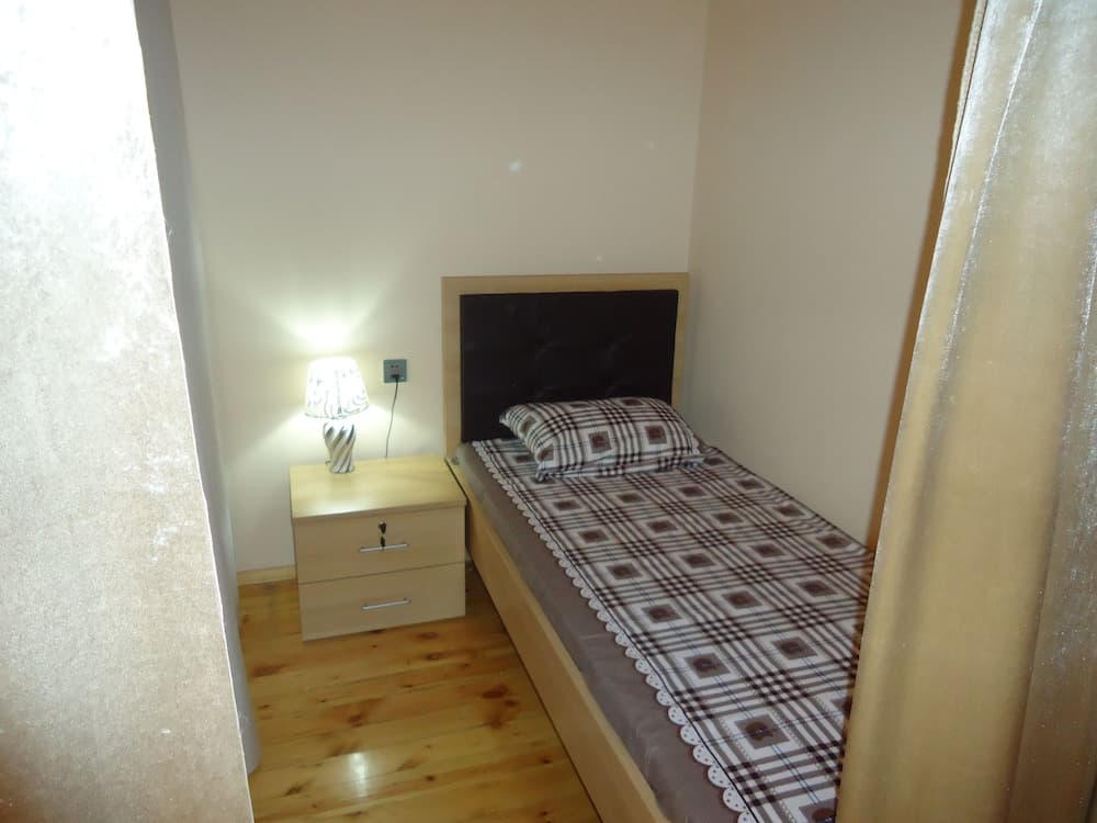 Guesthouse Khazar in old city