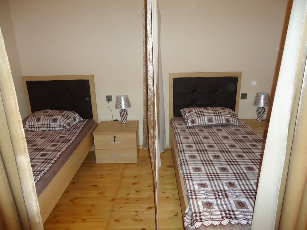 Guesthouse Khazar in old city