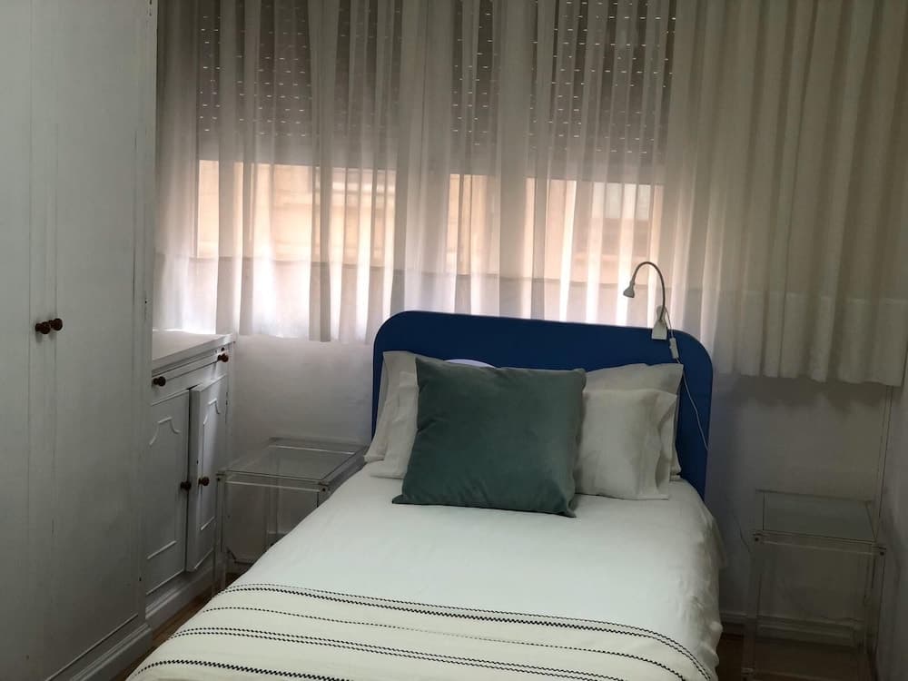 Funcional y Elegante en el centro junto guggenheim by Urban Hosts