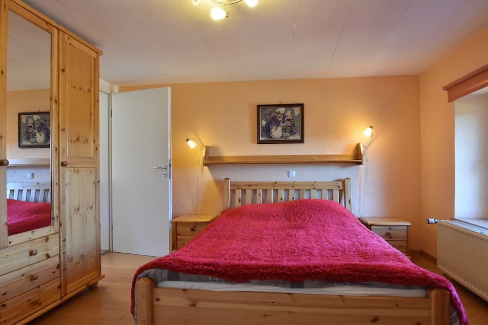 Cottage in Kuchelscheid With Terrace