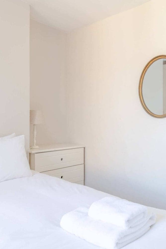 Charming 2 Bedroom Home in West London