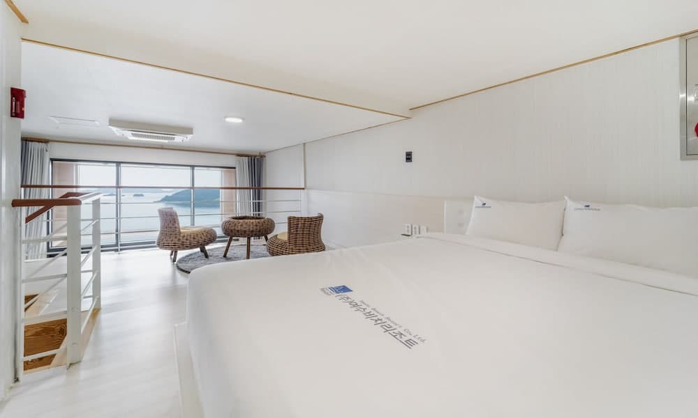 Yeosu Sunset Hostel and Pension