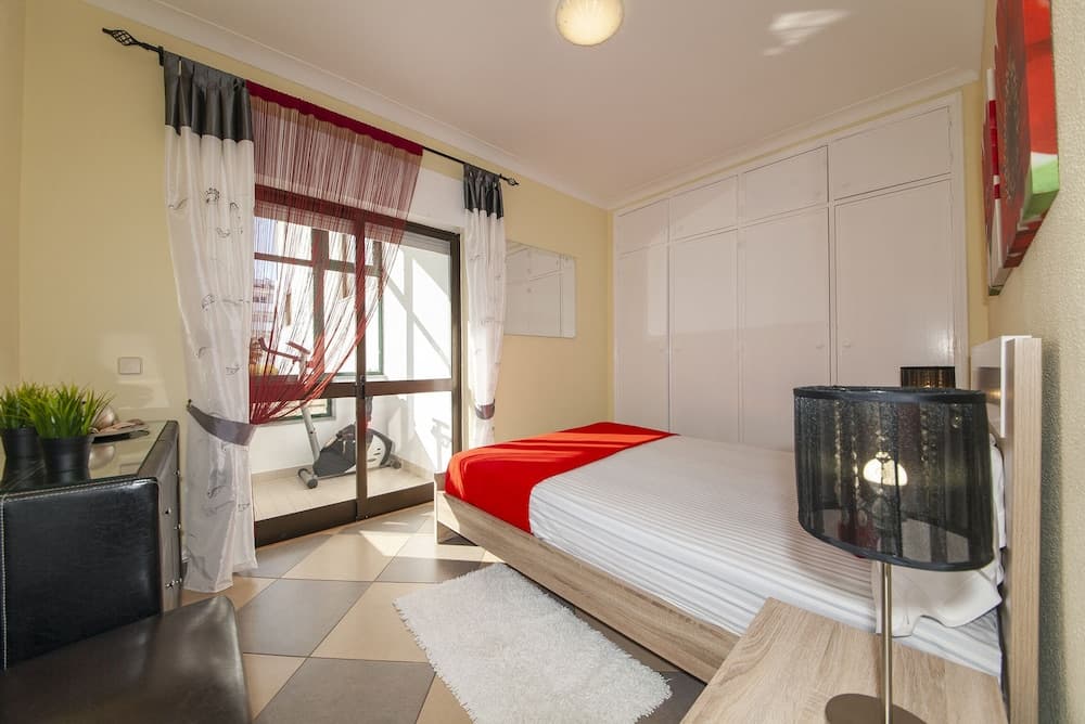 B17 - The Stunning Seaview Apartment