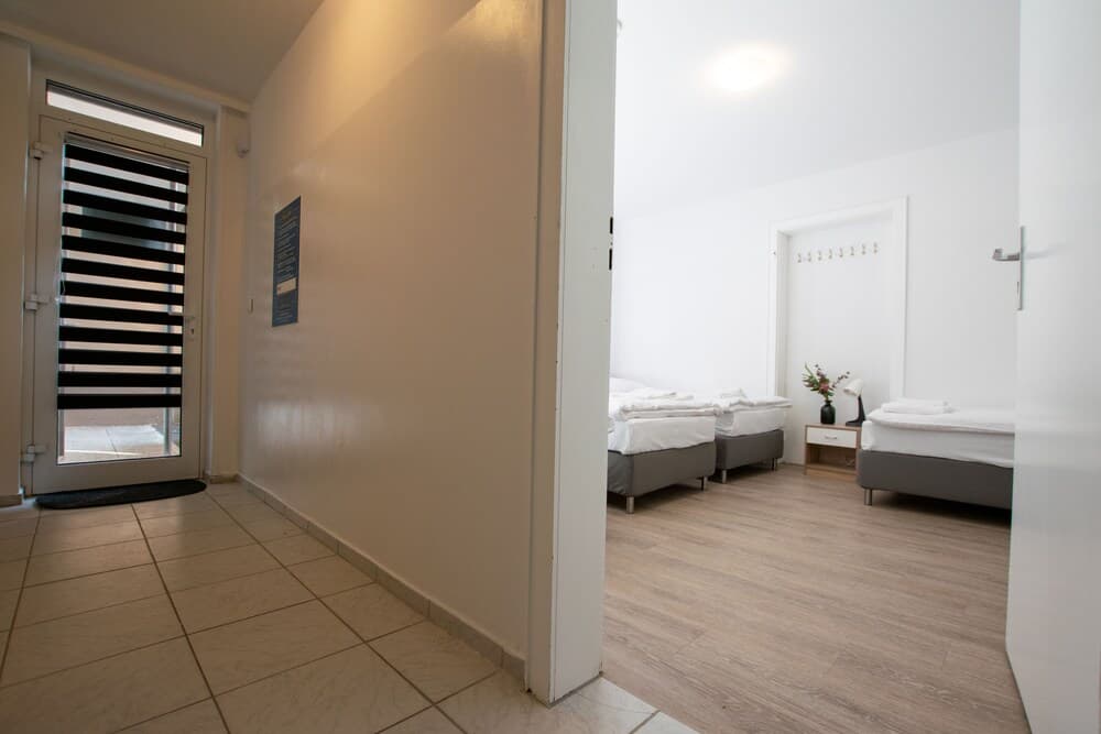 Tolstov-Hotels Convenient 4 Room Apartment