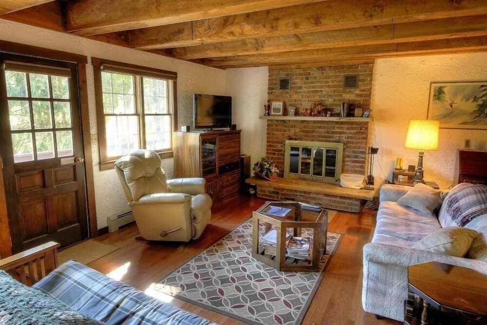 Mountain Watch 4 Bedroom Chalet by Redawning