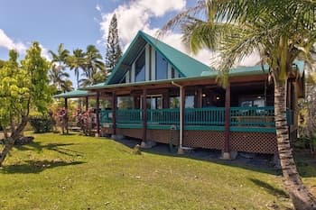 Hale Anuenue Nuku - The Rainbows End 3 Bedroom Home by Redawning