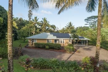 Hale O Makani 3 Bedroom Home by RedAwning