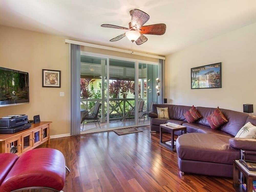 Nihilani 26a 3 Bedroom Condo by Redawning