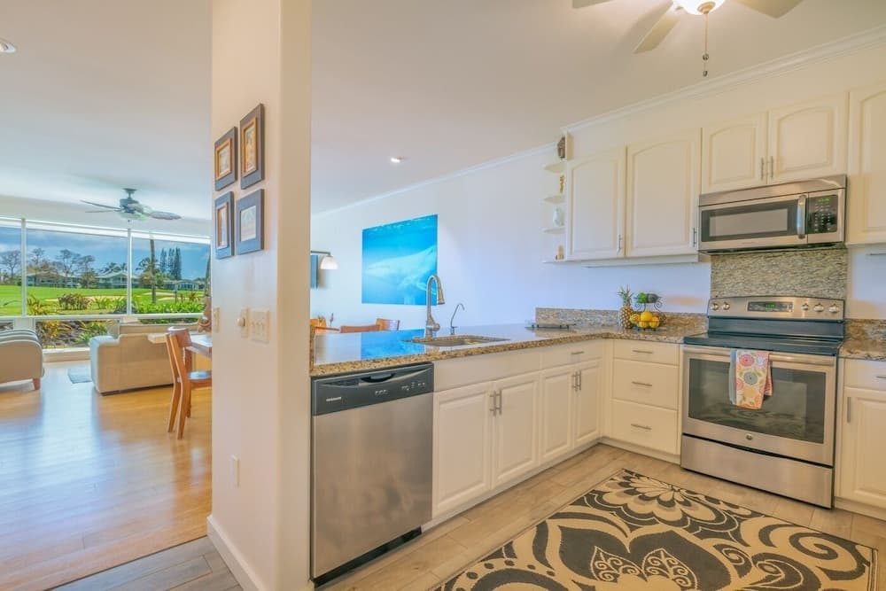 Hale Emmalani #311 2 Bedroom Condo by RedAwning