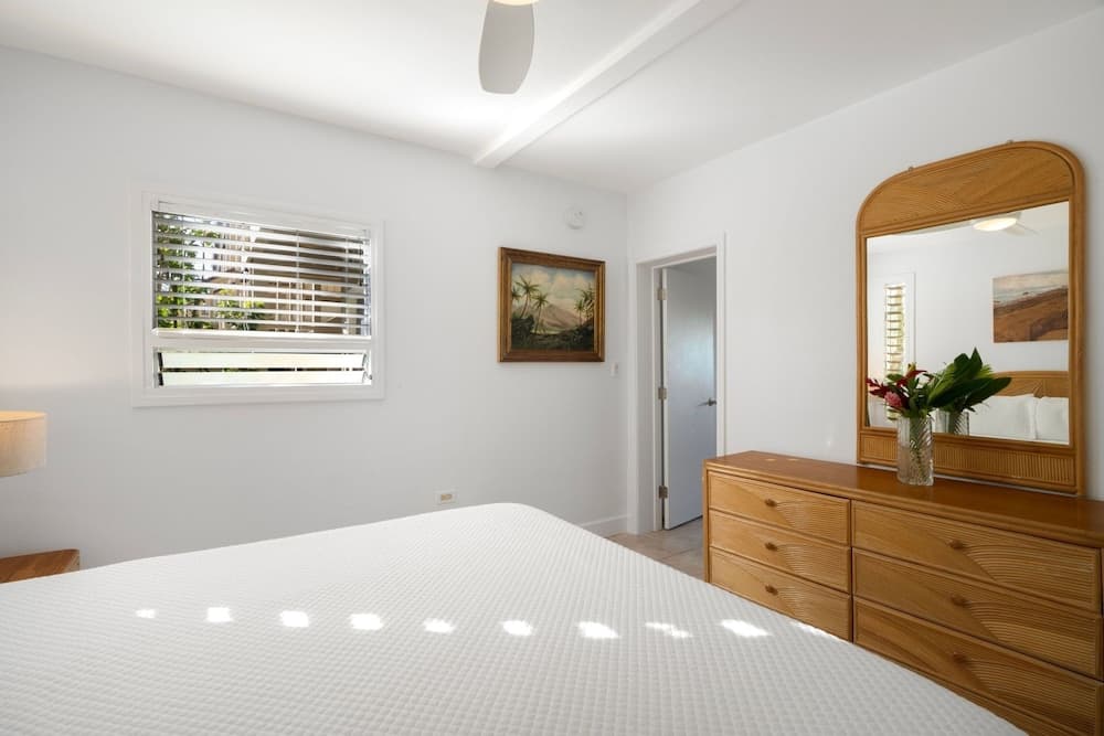 King Hale 4 Bedroom Home by RedAwning