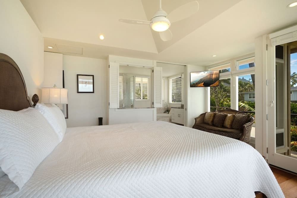 King Hale 4 Bedroom Home by RedAwning