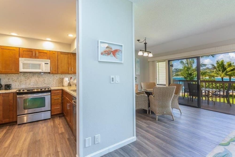 Lae Nani 333, Oceanview, Renovated And Gated 1 Bedroom Condo by RedAwning