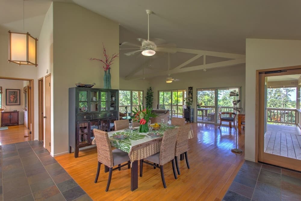 Maluhia Hale 3 Bedroom Home by RedAwning