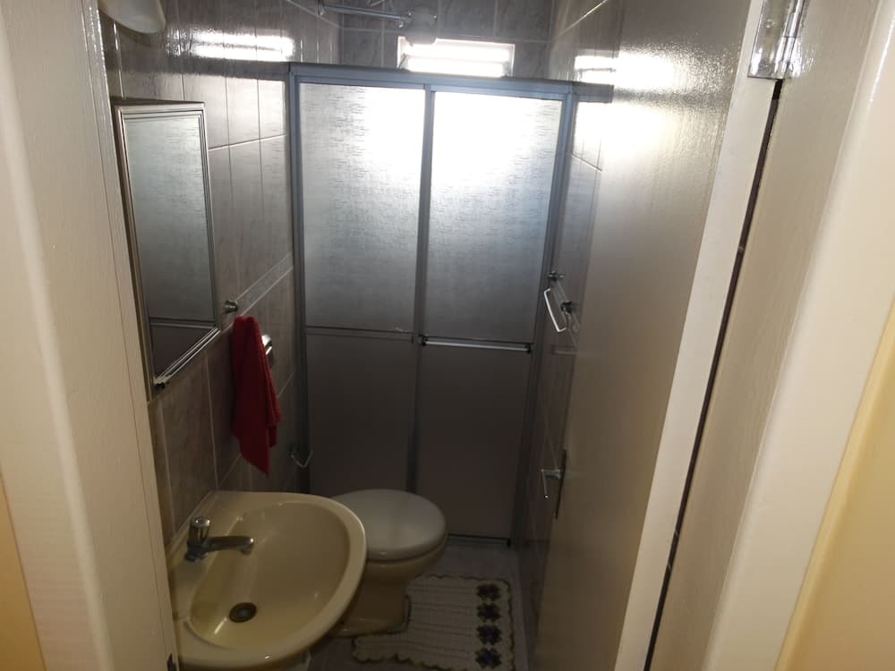 Apartment 2D with 1 Suite & View - 235