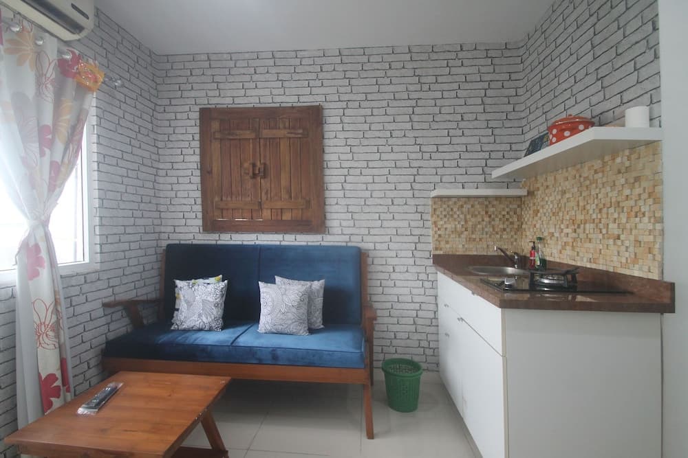 Apartemen Green Pramuka City by Aparian