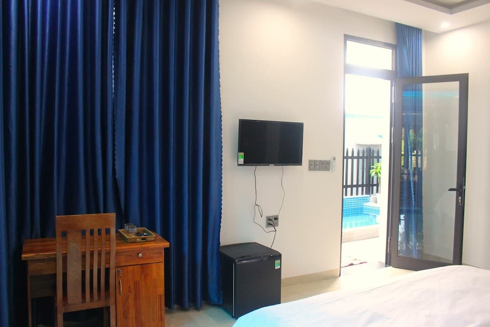 Sunshine Ha My Beach Villa