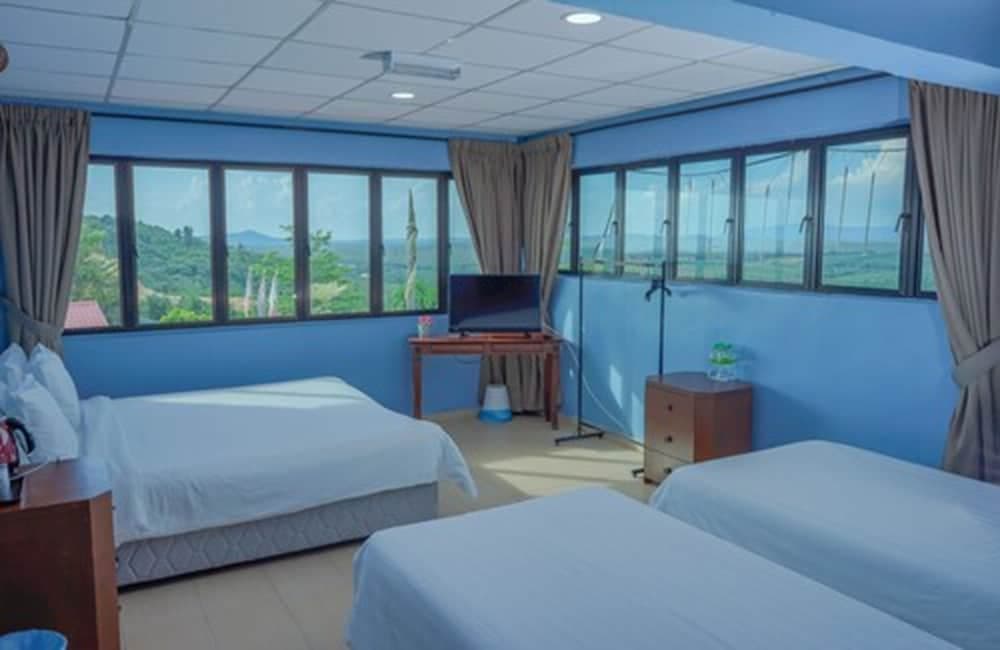 Labis Sunrise Farm Stay