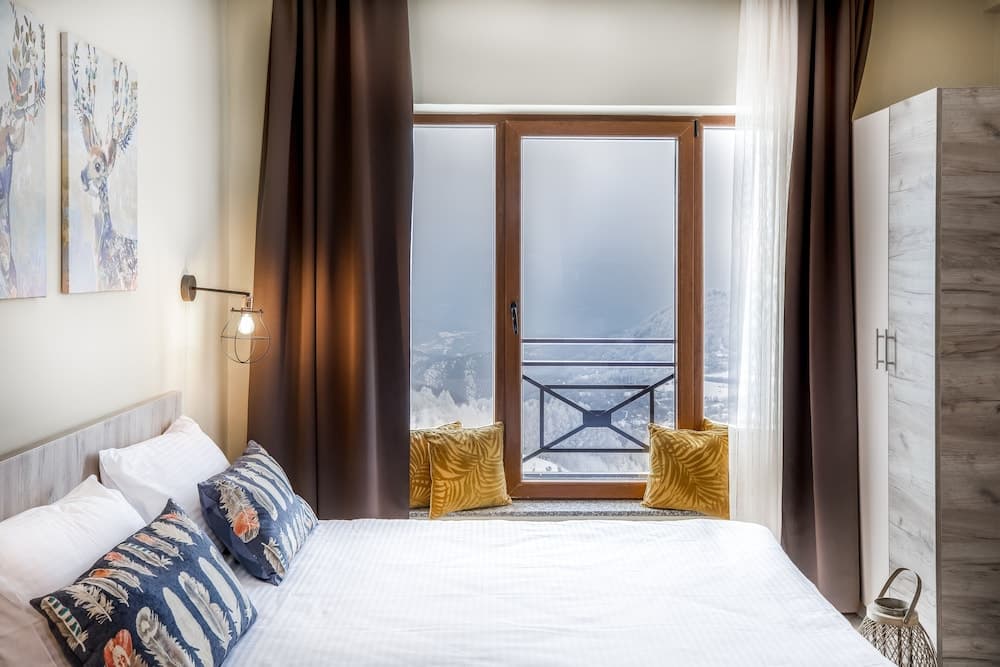 Sky Cabin Apartments