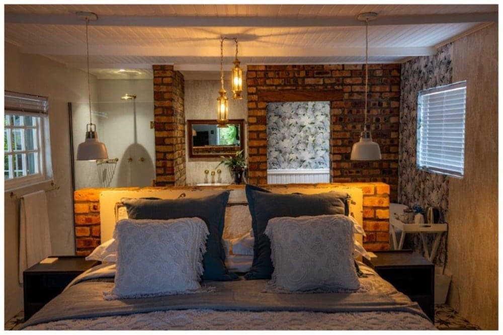 Oak Falls Accomodation