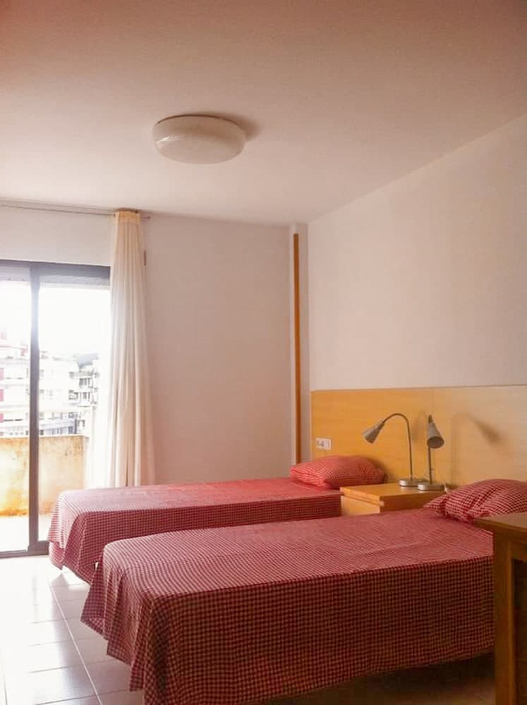 Résidencia Universitària Pare Claret - Hostel