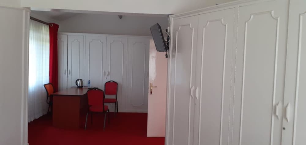 Sosiani Breeze Resort